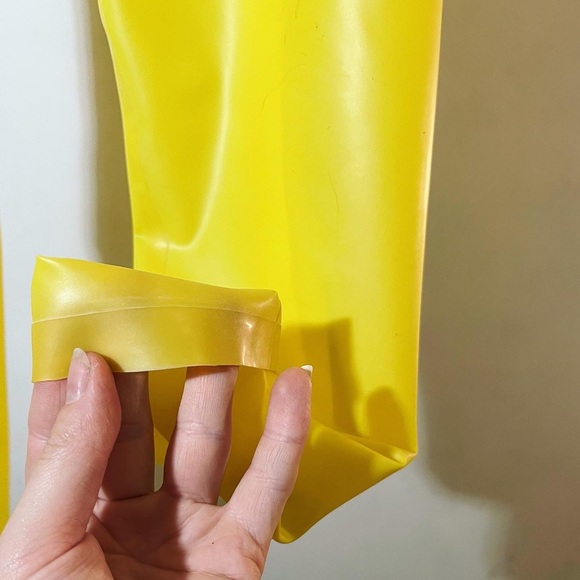 bright yellow latex legging by sensitive architecture latex - Picture 3 of 11